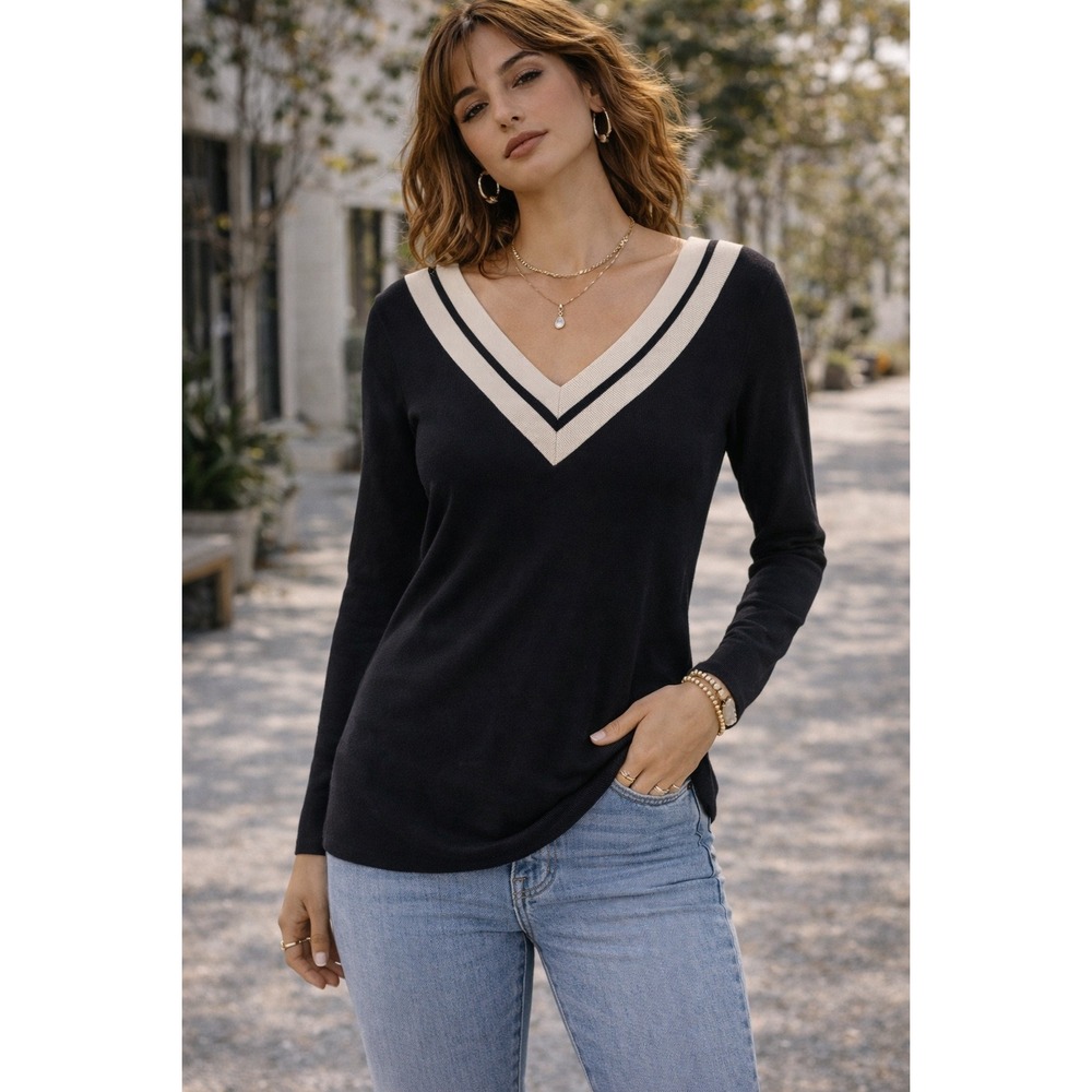 Express Womens Black Cream Striped V-Neck Long Sleeve Knit Sweater‎ Size M
